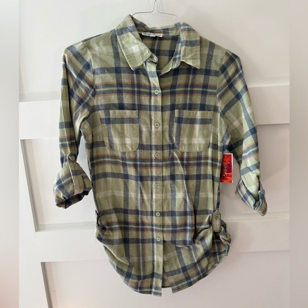 Derek Heart plaid pastel button down shirt size small